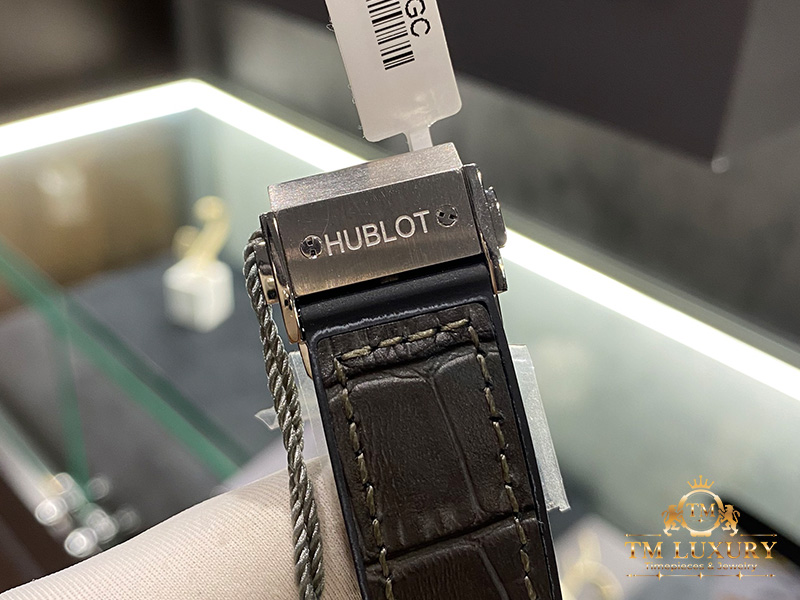 hublot-classic-fusion-grey-lady-diamond-05