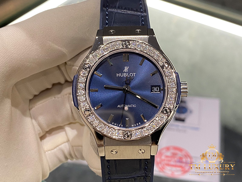 hublot-nu-blue-navy-diamond-02