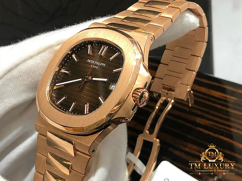 PATEK PHILIPPE NAUTINUS 5711/1A-001 VÀNG KHỐI 18K CHẾ TÁC 