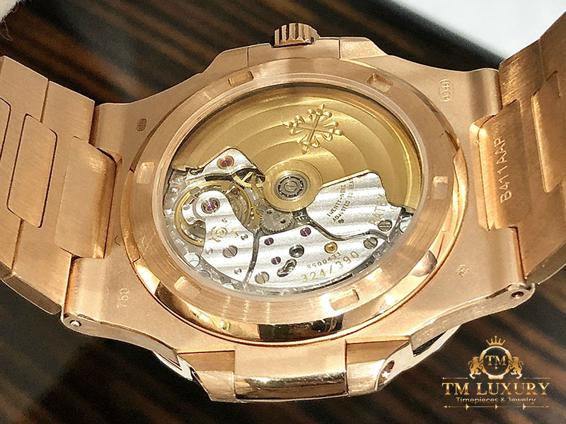 PATEK PHILIPPE NAUTINUS 5711/1A-001 VÀNG KHỐI 18K CHẾ TÁC 