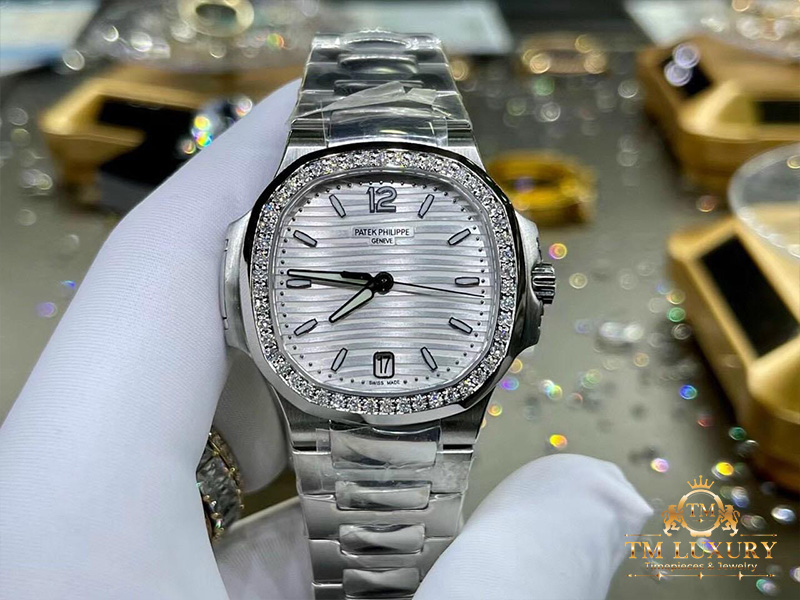 Patek Philippe Nautilus 7118 vàng khối 18k kim cương thiên nhiên