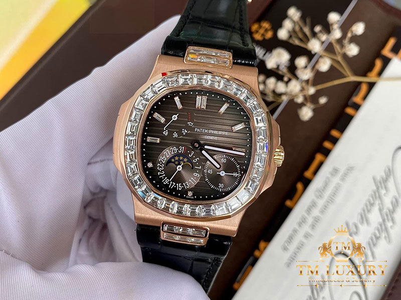 patek-philippe-nautilus-5724r-vang-khoi-02