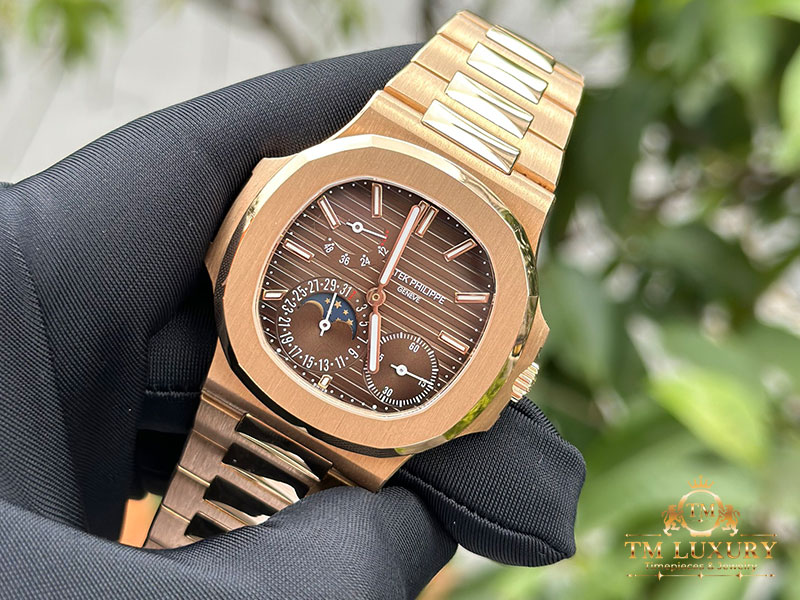 Patek Philippe Nautilus 5712/1R-001 vàng khối 18k