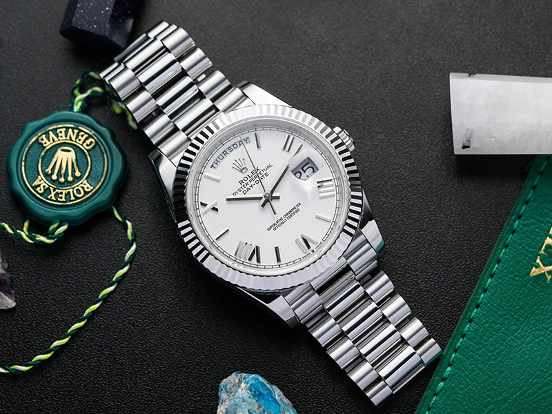 Đồng Hồ Rolex Day-Date 40 228239 Mặt Số Trắng 