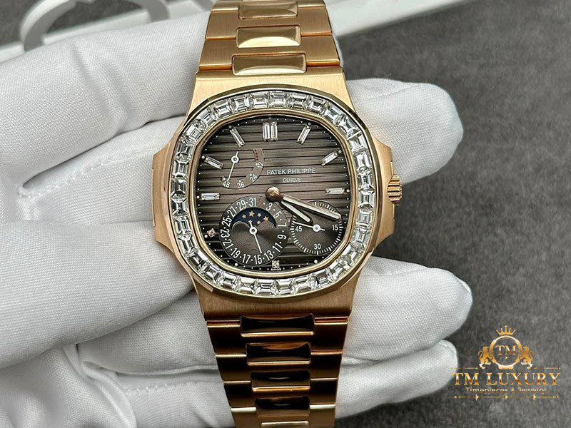 Đồng Hồ Patek Philippe Nautilus 5712/1R Vàng Khối Kim Cương Baguette