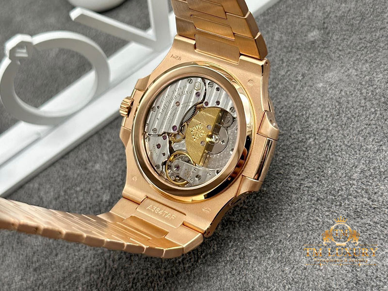 Đồng Hồ Patek Philippe Nautilus 5712/1R Vàng Khối Kim Cương Baguette